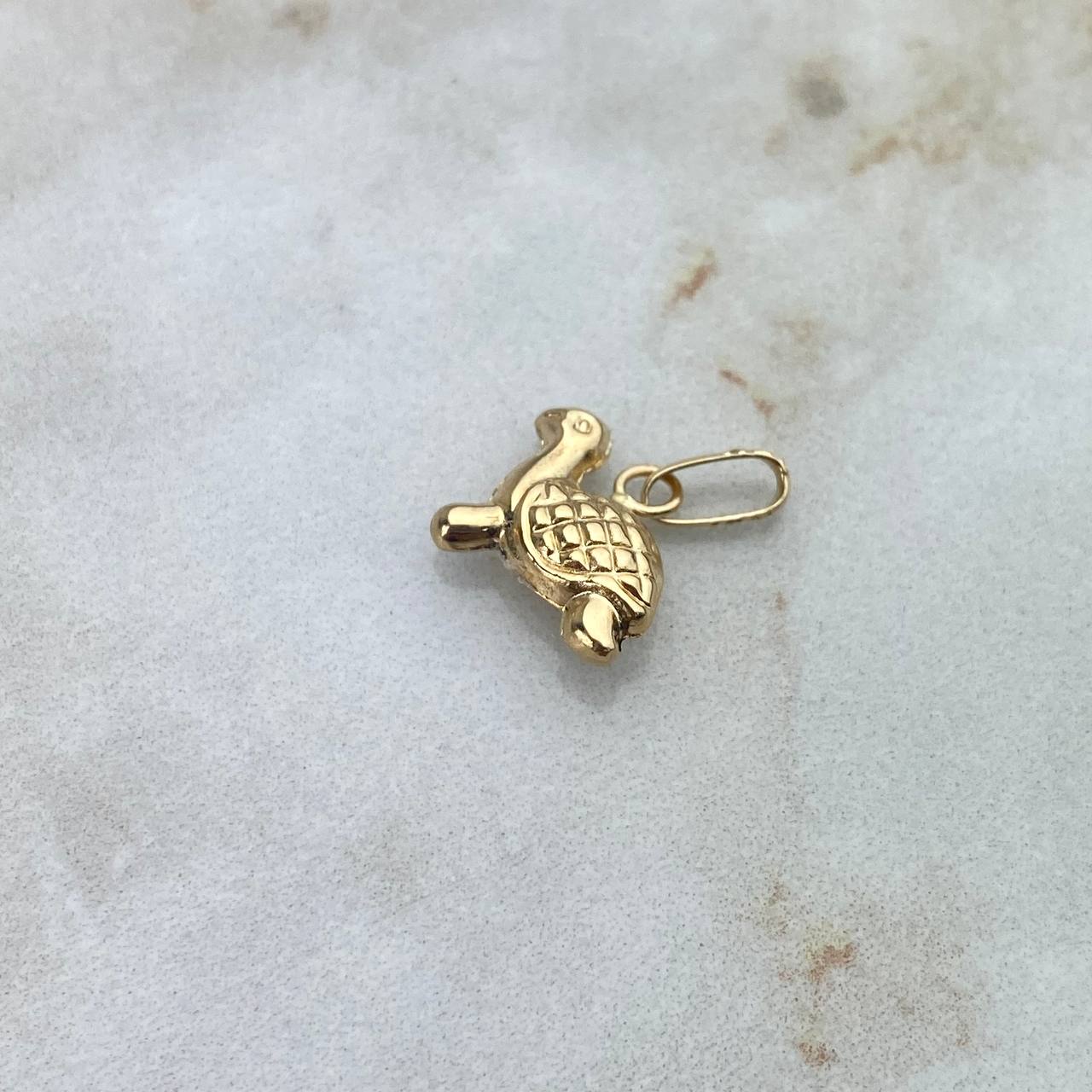 Dije Tortuga 0.55gr / 1.4cm Troquelado Oro Amarillo