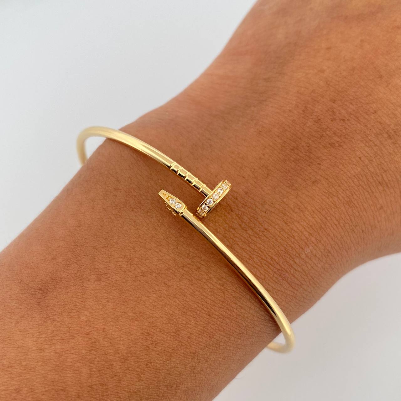 Pulso Clavo 5.25gr / 17cm / 1.6mm Oro Amarillo +4 18K %