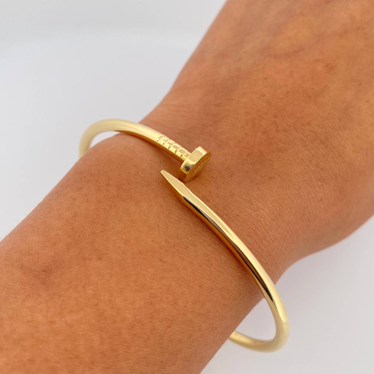 Pulso Clavo 7.35gr / 20cm / 2.6mm Oro Amarillo +4 18K %