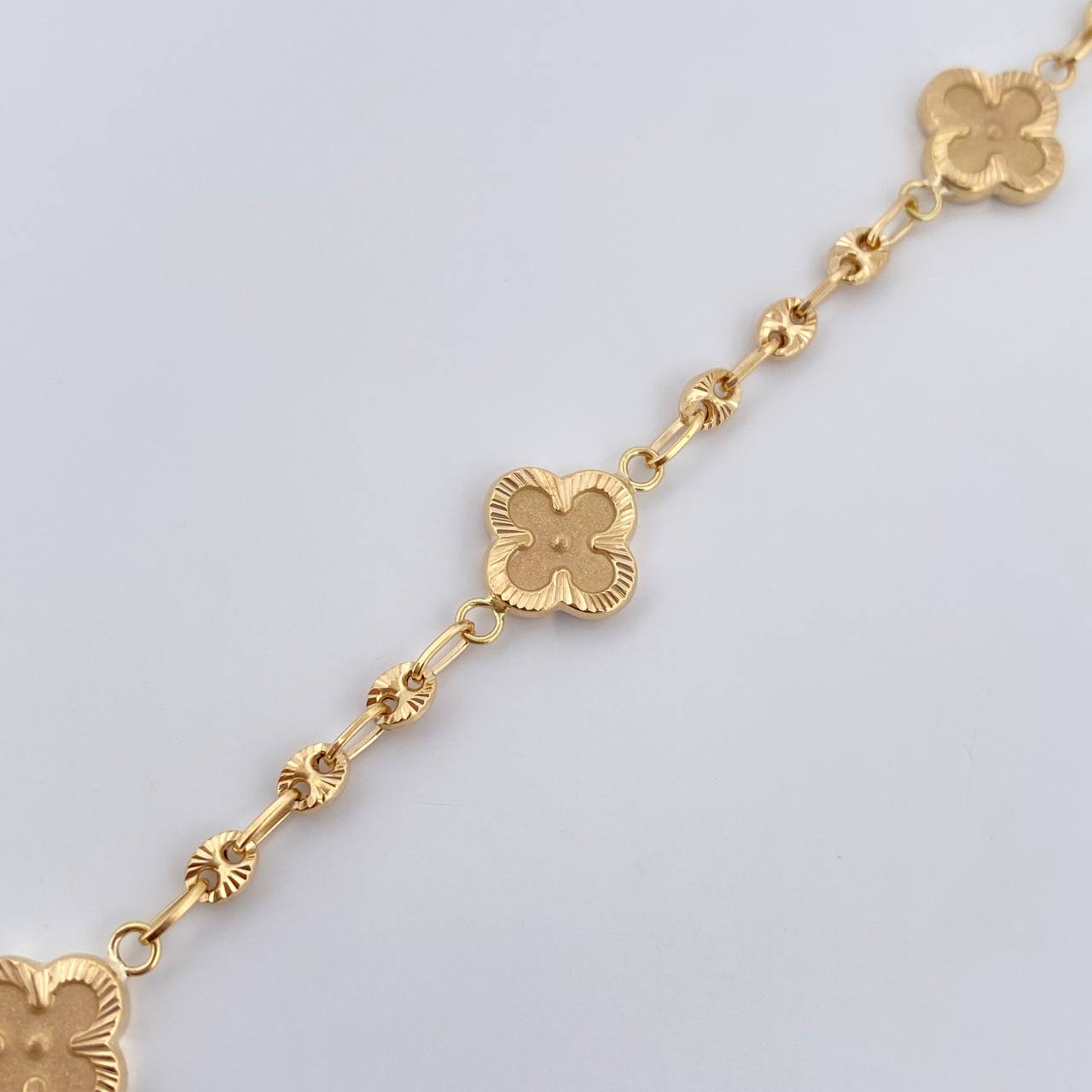 Pulso Trebol GC 4.45gr / 18cm / 3.2mm Oro Amarillo 18K %