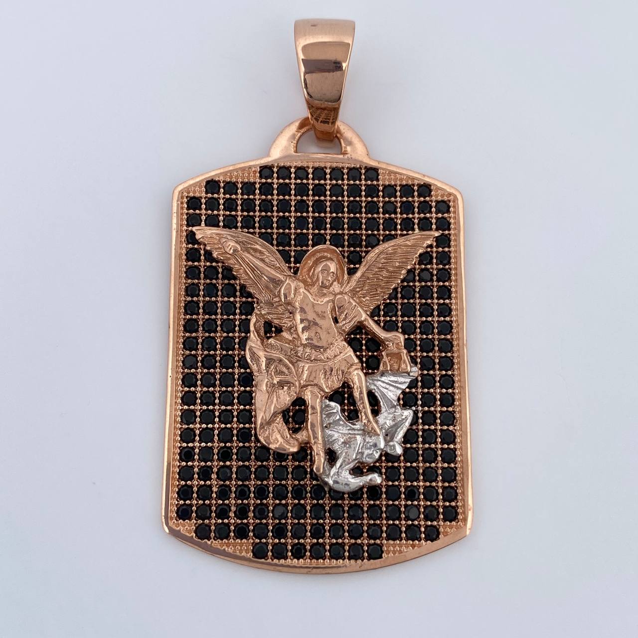 Dije San Miguel Arcangel 15.55gr / 5.5cm / Dos Oros Blanco Rosa 18K %