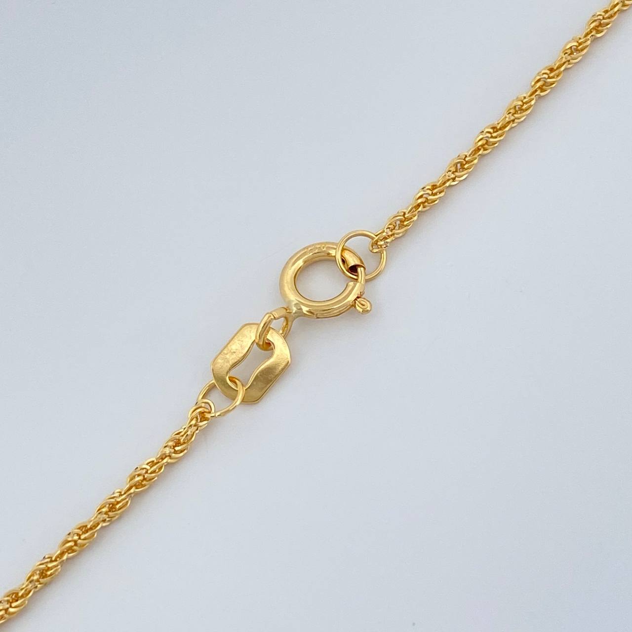 Set Cadena y Dije Lazo + Virgen Guadalupe 1.6gr / 40.5cm / 0.85mm Oro Amarillo 18K (Oferta) %