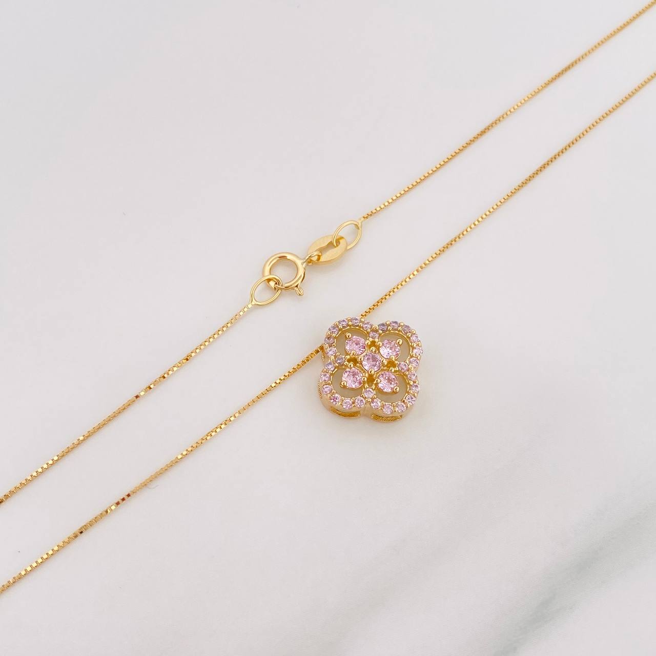 Set Cadena Veneciana + Dije Trebol / 2.3 g / 45 cm Oro Amarillo 18K
