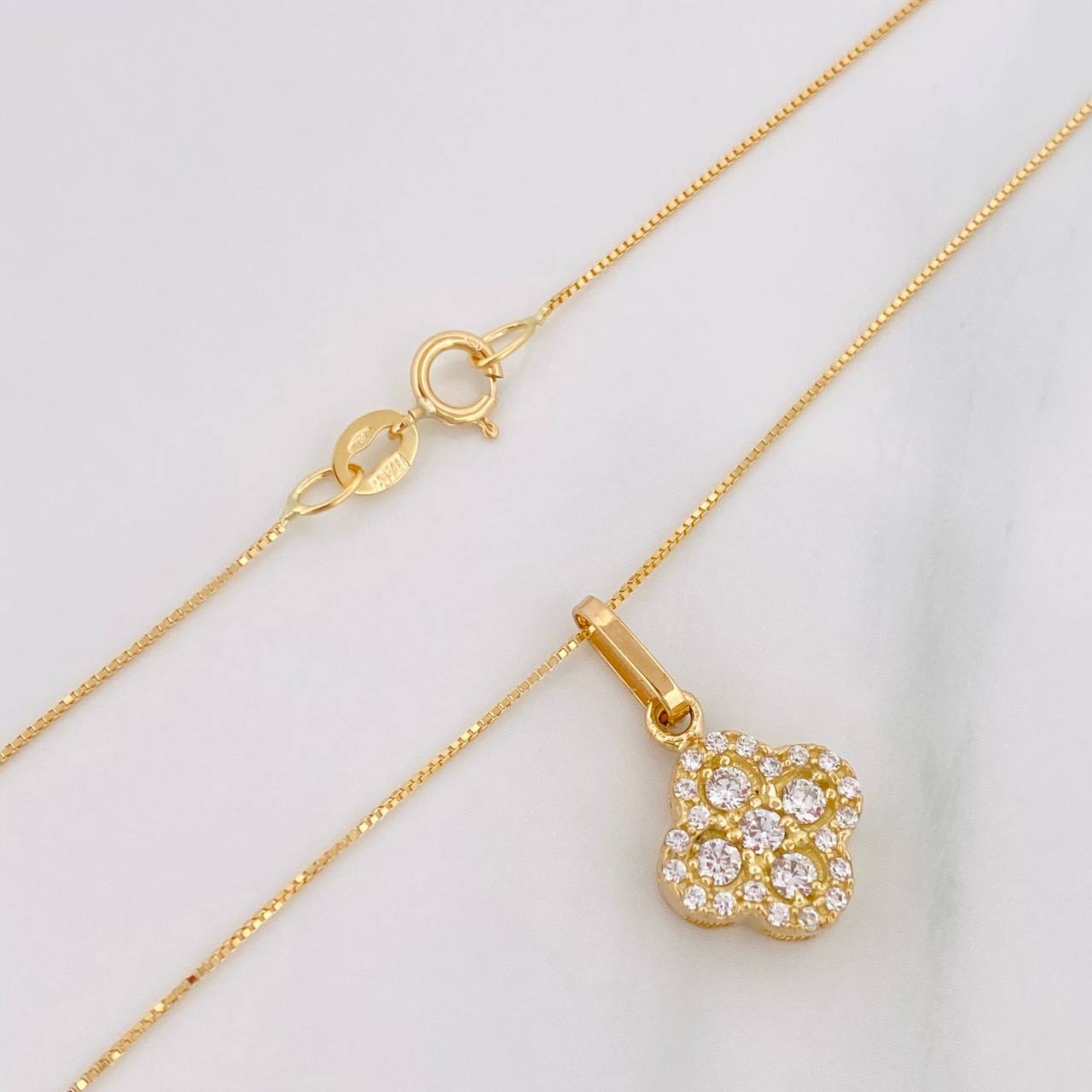 Set Cadena Veneciana + Dije Trebol / 2.15 g / 45.2 cm Oro Amarillo 18K
