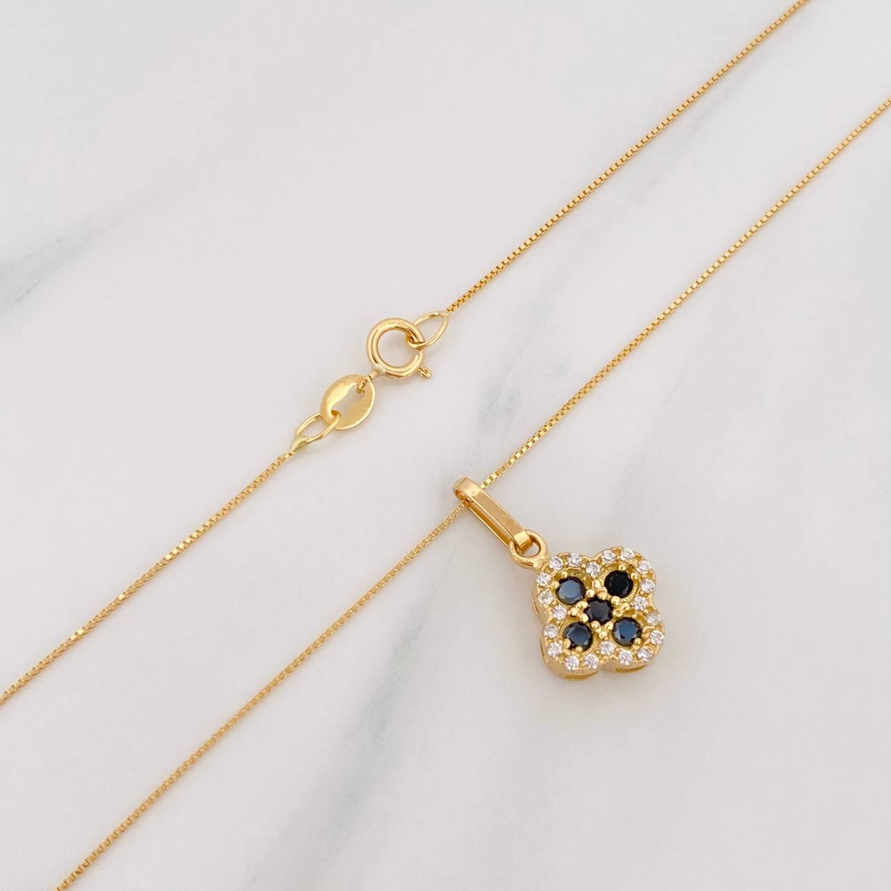 Set Cadena Veneciana + Dije Trebol / 2.15 g / 45.4 cm Oro Amarillo 18K
