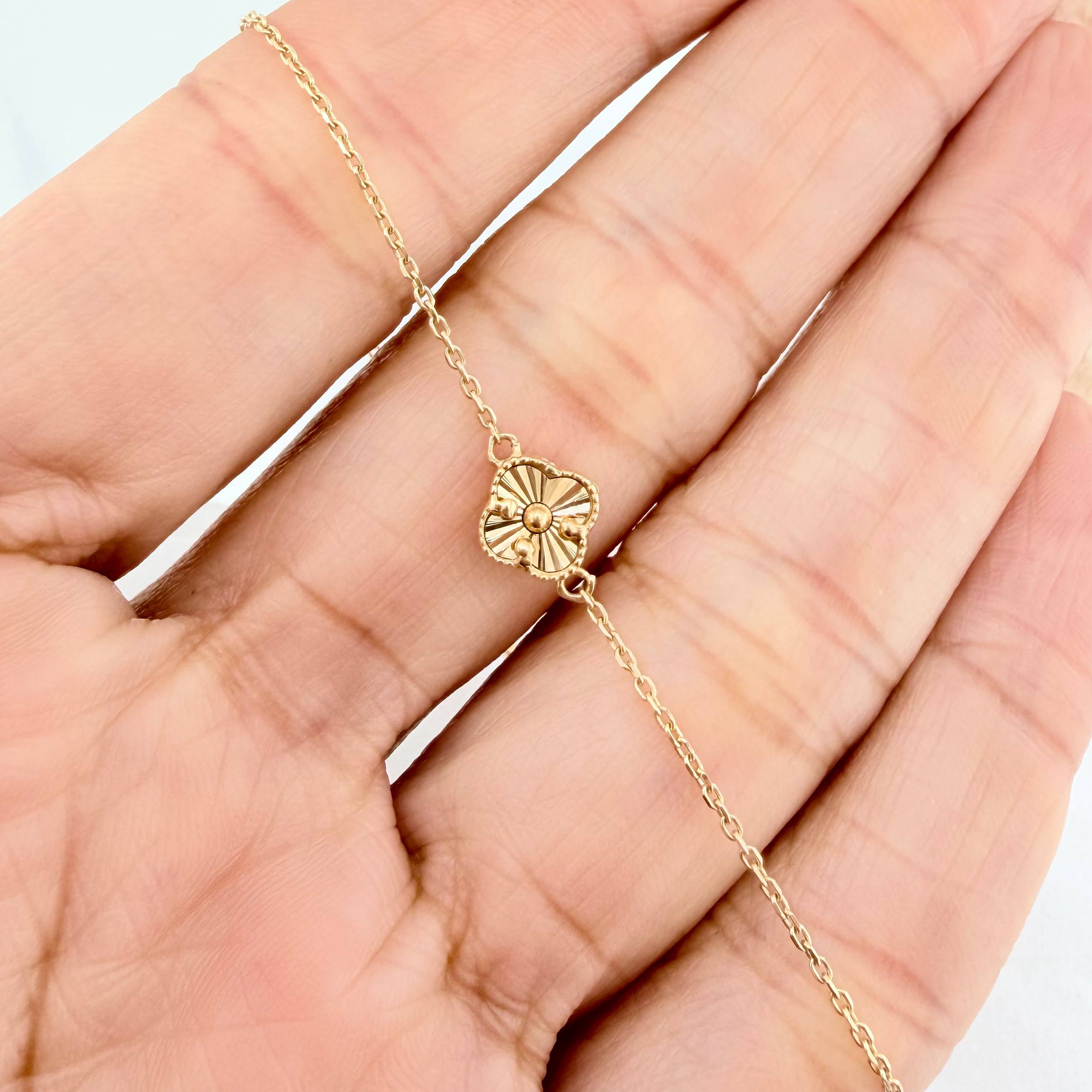 Pulso Modulable Aro Seguido Trebol 2.25 g / 18.3 cm - 21.3 cm / 1 mm Oro Amarillo 18K