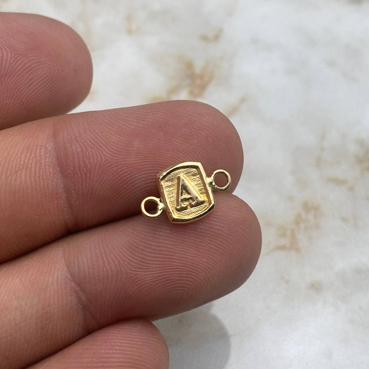 Herraje Marco Letra A 0.35gr / 1.3cm Oro Amarillo