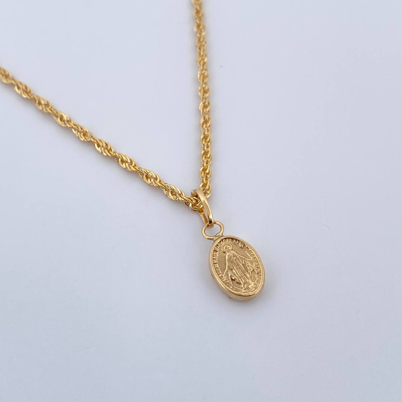 Set Cadena y Dije Lazo+ Virgen Milagrosa 1.4gr / 40.2cm / 1.44mm Oro Amarillo 18K (Oferta) $