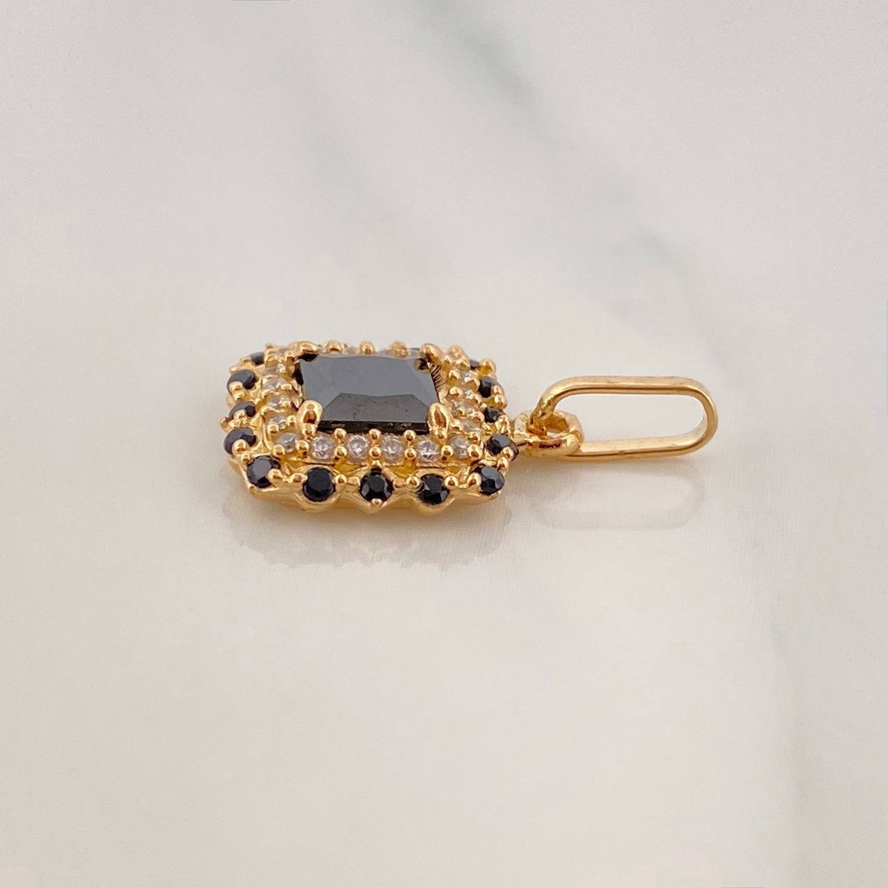 Dije Halo Cuadrado 2 g / 1.9 cm Oro Amarillo 18K