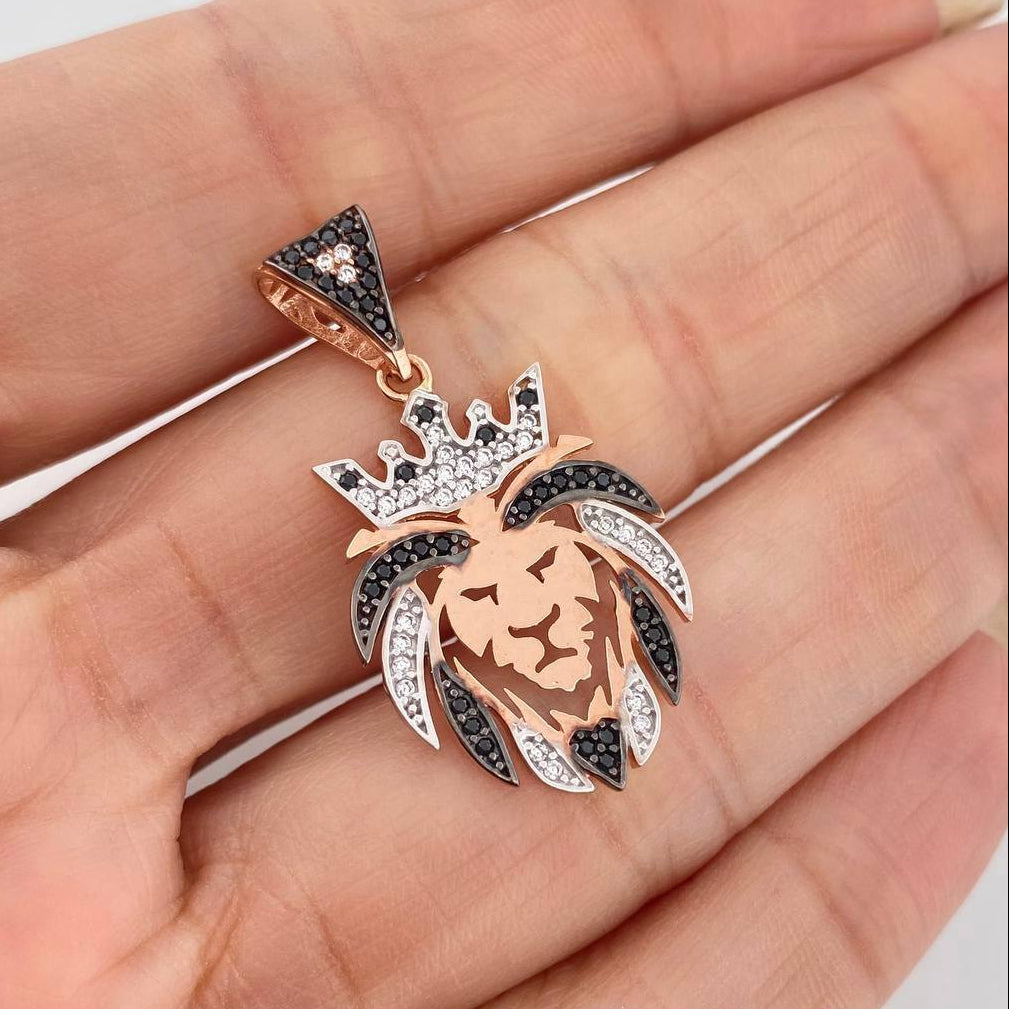 Dije León 3.1 g / 3.3 cm Tres Oros 18K