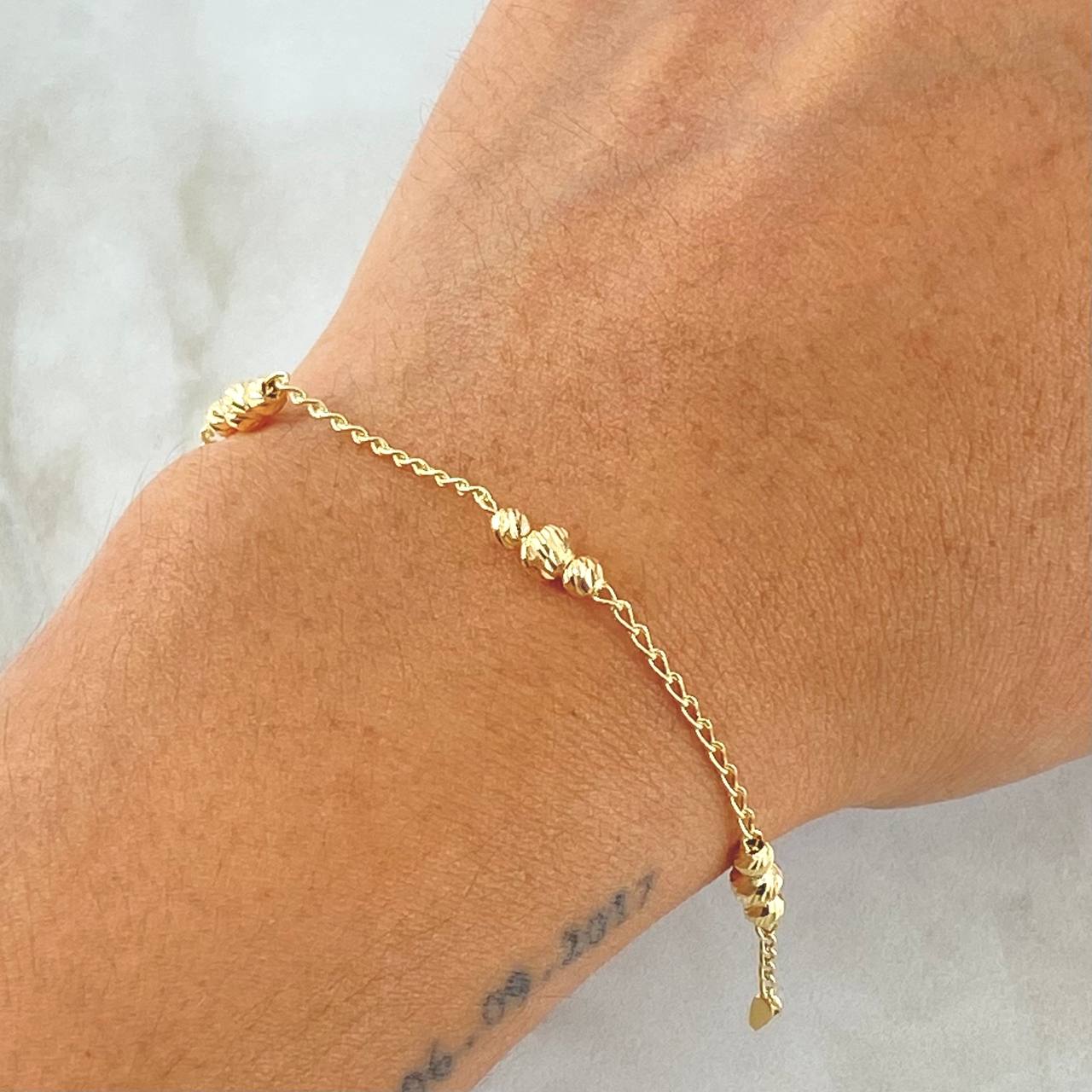 Pulso Espiga Militar 2.25gr / 18cm / 3mm-4mm Bolas Diamantadas Oro Amarillo 18K