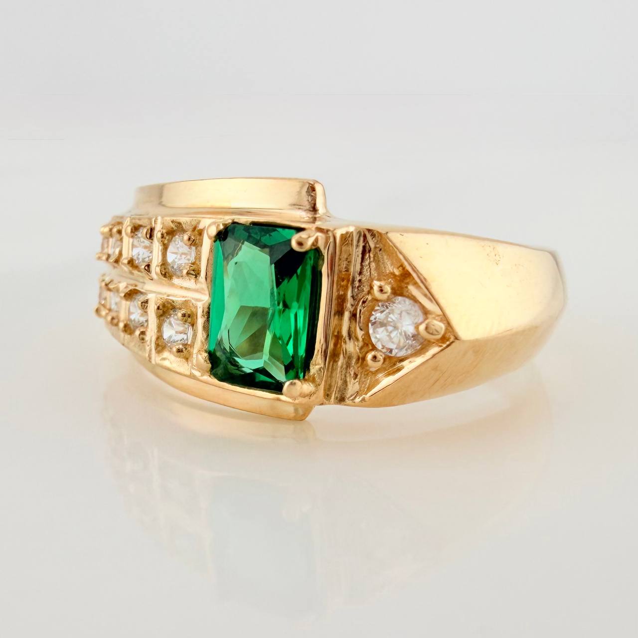 Anillo Halo Rectangular 4.3gr / T9 1/2 / Oro Amarillo 18K %