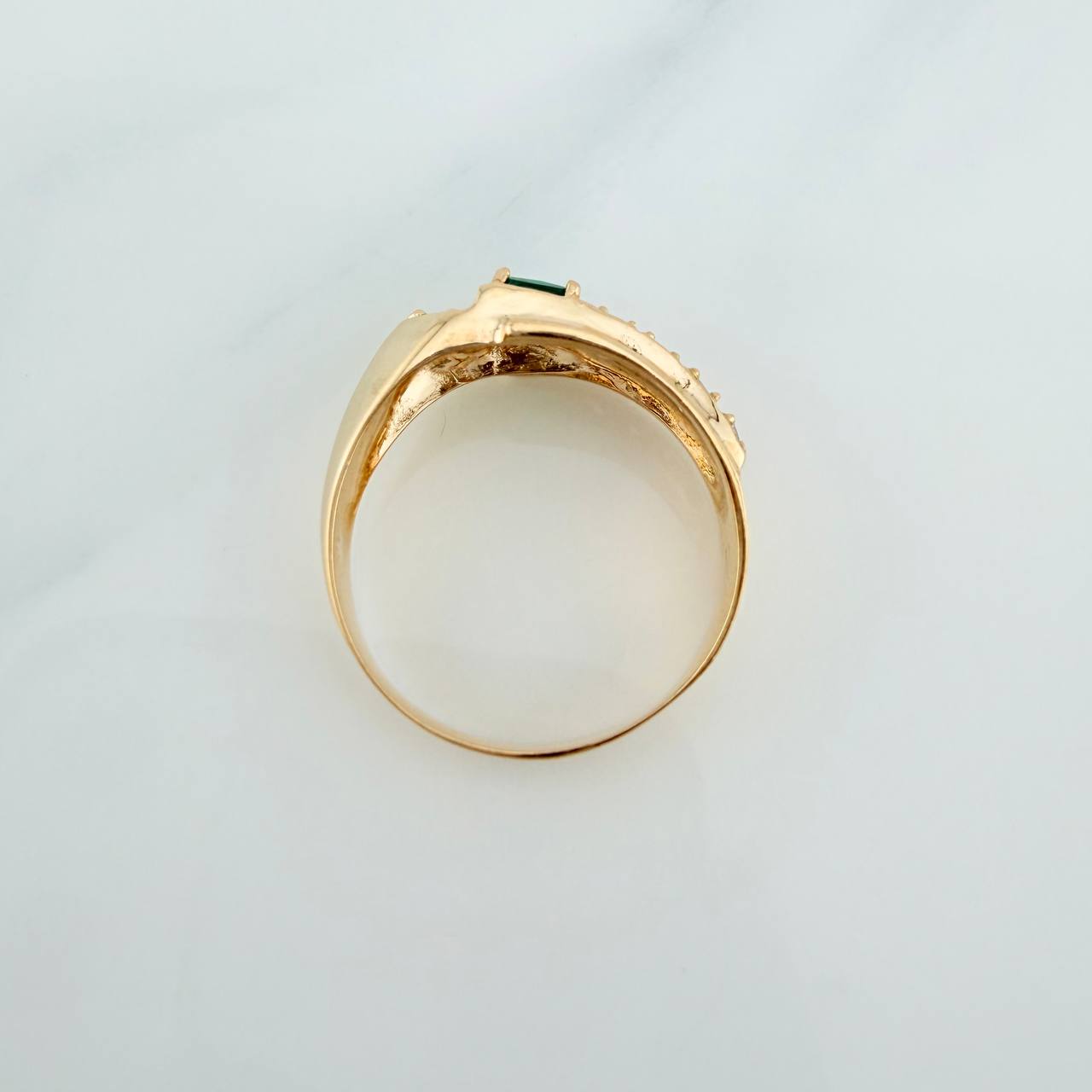 Anillo Halo Rectangular 4.3gr / T9 1/2 / Oro Amarillo 18K %