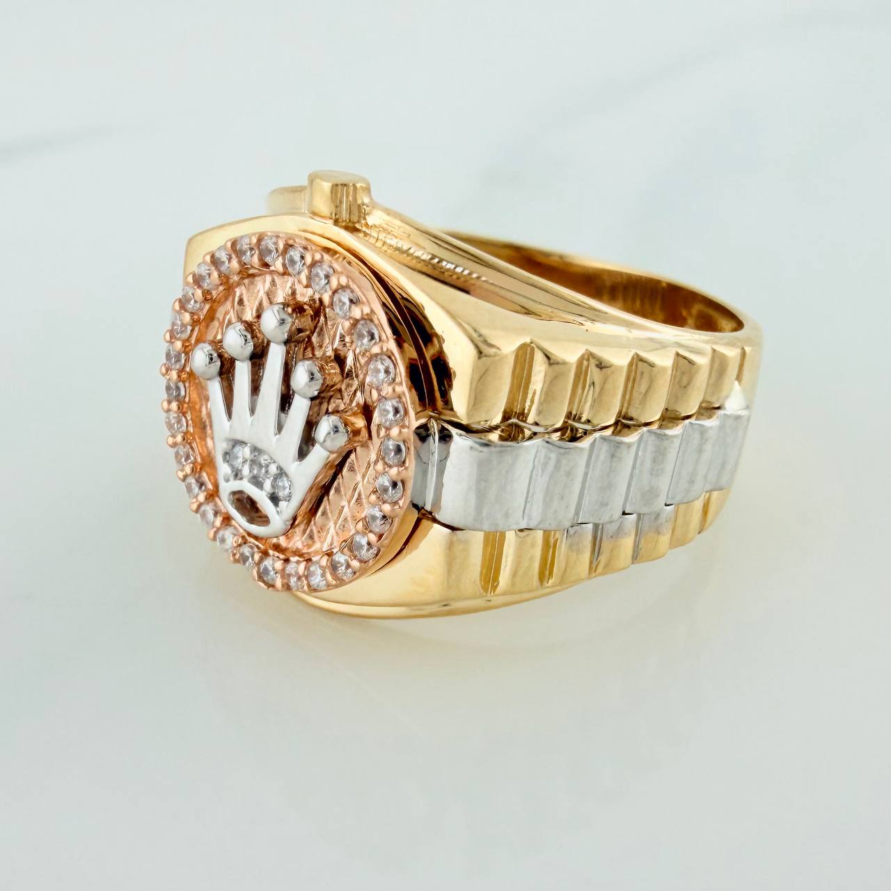 Anillo Corona 7.25gr / T8 1/4 / Tres Oros 18K %