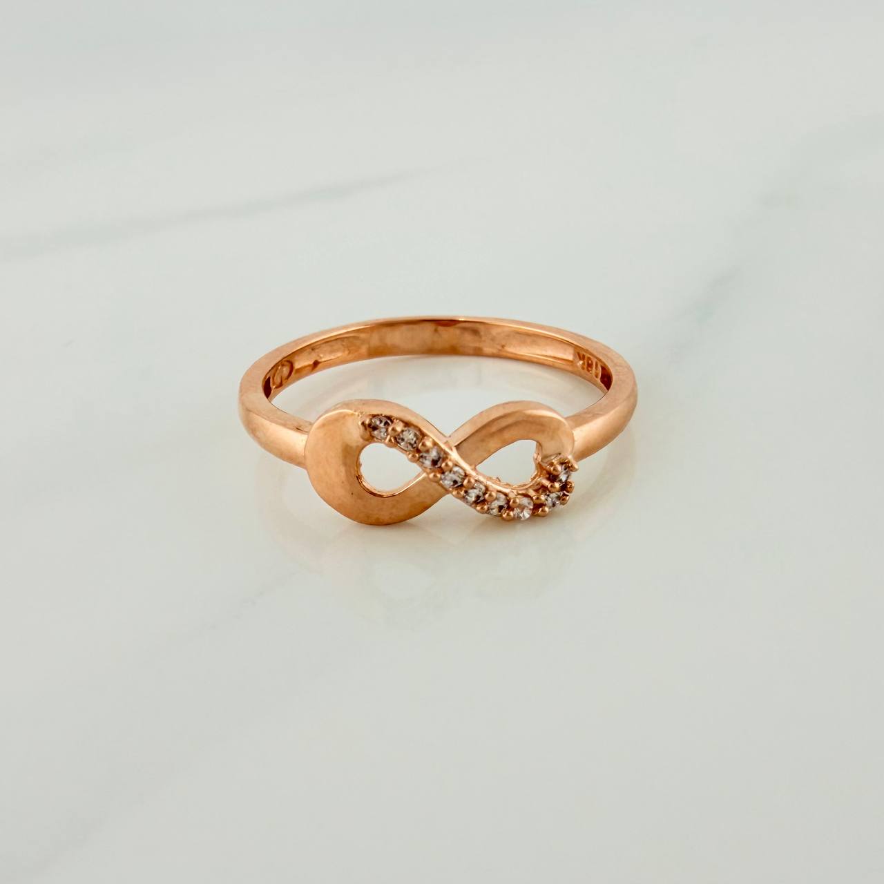 Anillo Infinito 1.7gr / T5 3/4 / Oro Rosa 18K %