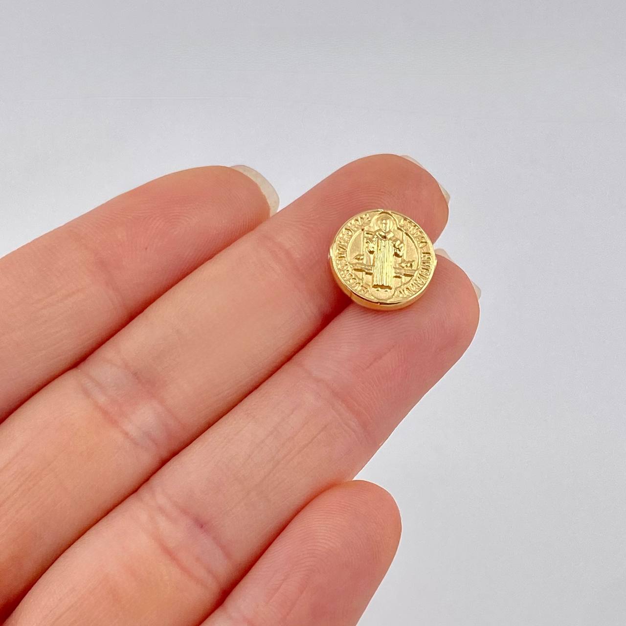 Herraje San Benito Mate 0.7g / 1.3cm Oro Amarillo 18K