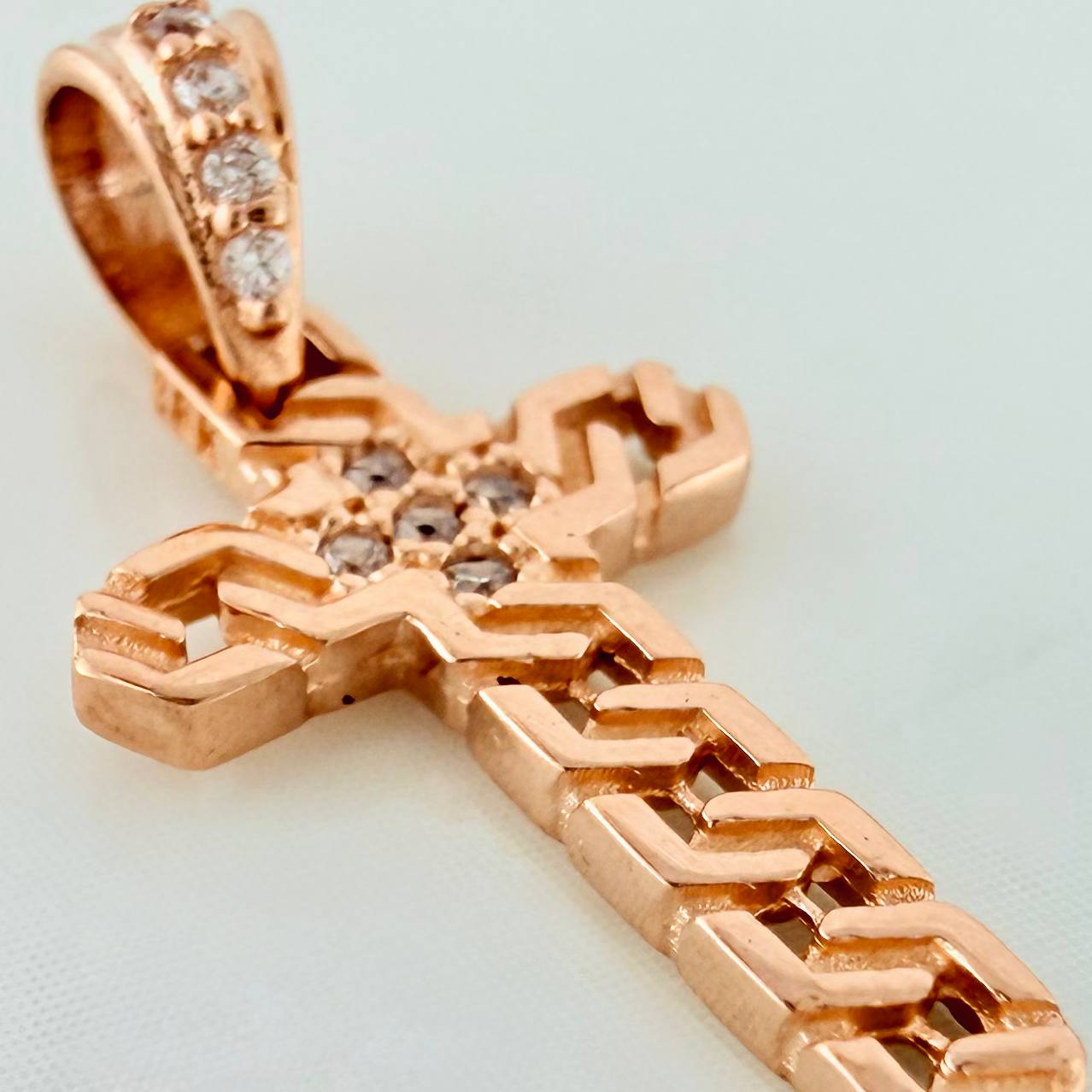 Dije Cruz Zig Zag 1gr / 2cm / Oro Rosa 18K %