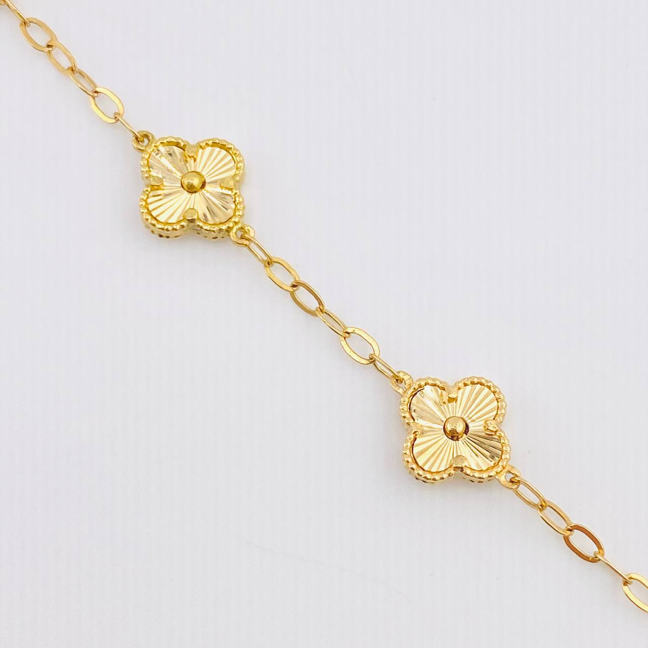 Pulso Aro Seguido Trebol Dorado 5.4gr / 18cm / 9mm Oro Amarillo Nac.Esp. 18K *