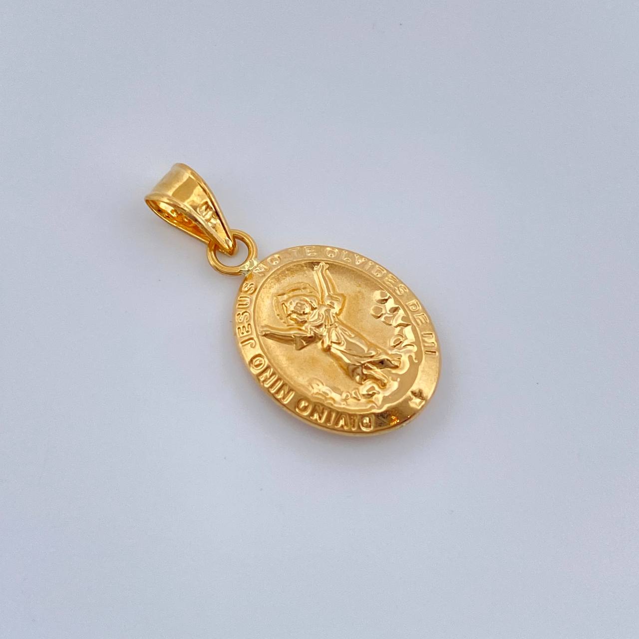 Dije Divino Niño 0.65gr / 2.1cm / Oro Amarillo 18K %