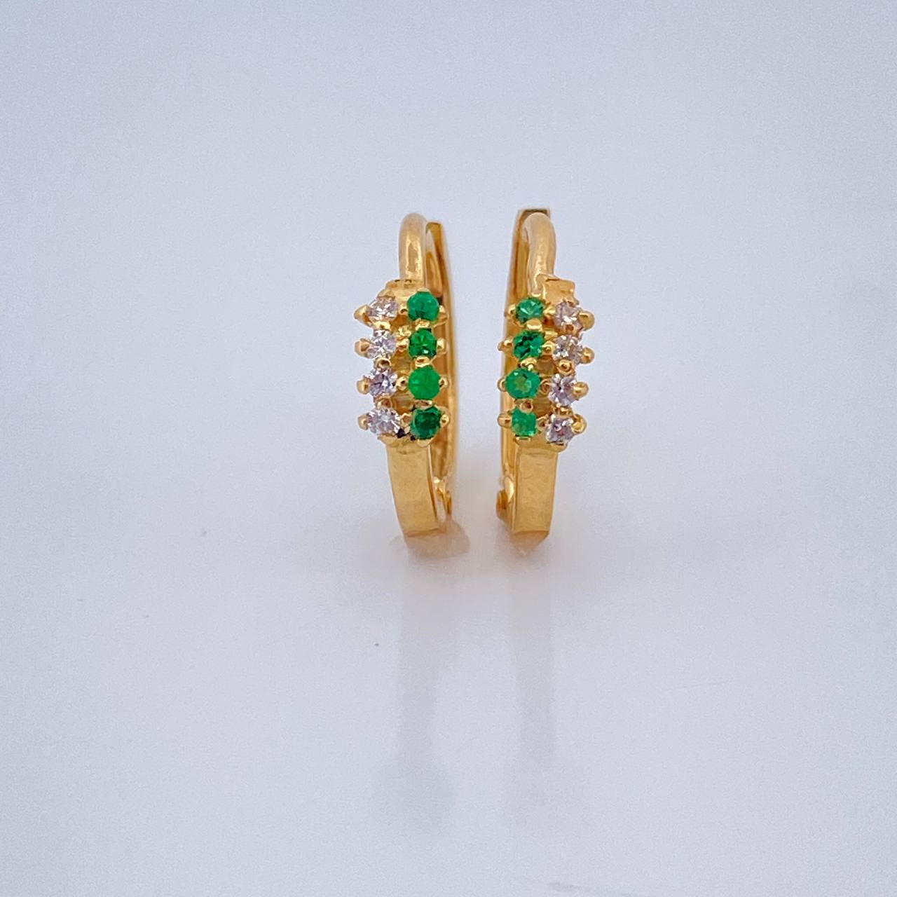 Candongas Doble Carril Esmeraldas Diamantes 1.5gr / 1.2cm / Oro Amarillo 18K $