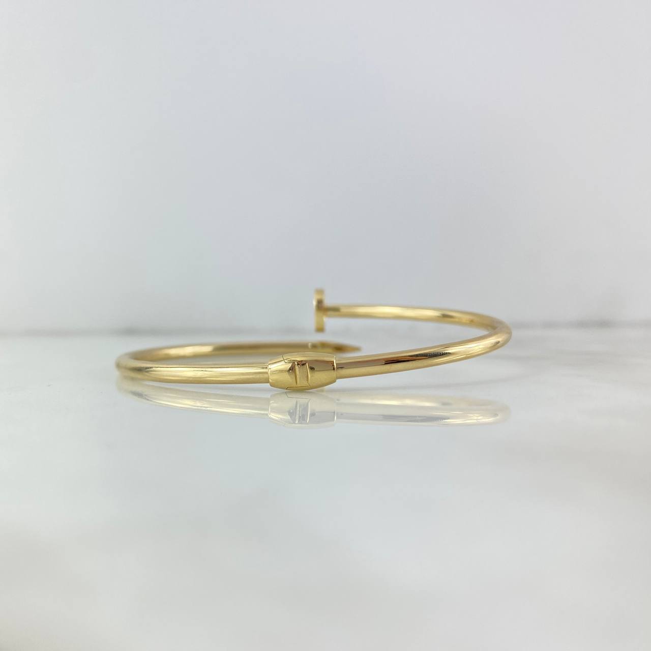 Pulso Abrazo Clavo 8.25gr / 20.5cm / 3mm Oro Amarillo +4 ©
