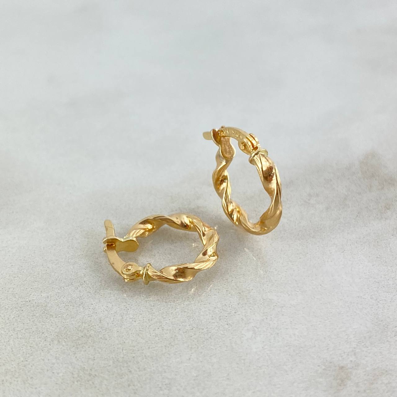Candongas Deis 1.1gr / 1.3cm / Oro Amarillo