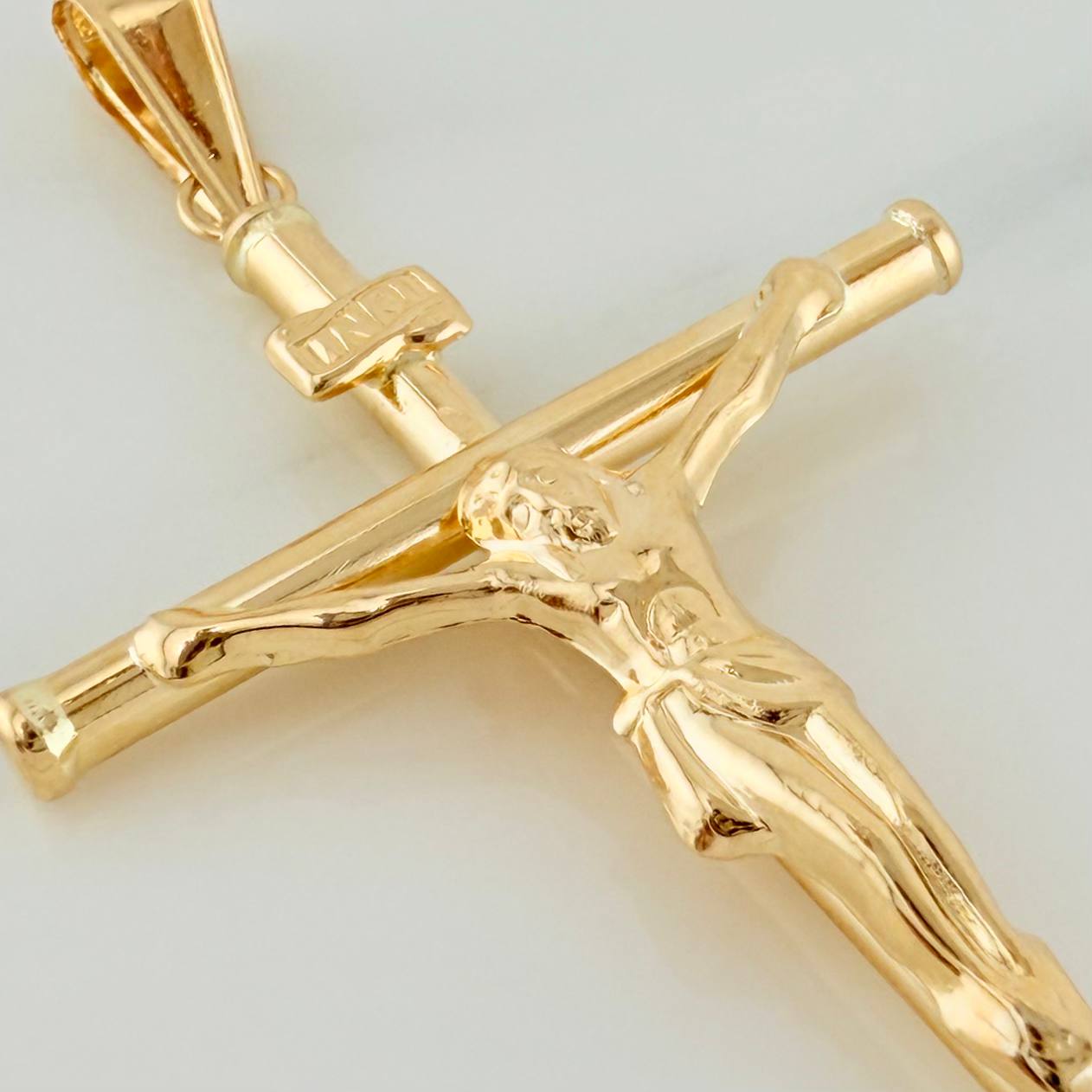 Dije Cruz Cristo 3.1gr / 5.5cm / Oro Amarillo 18K &