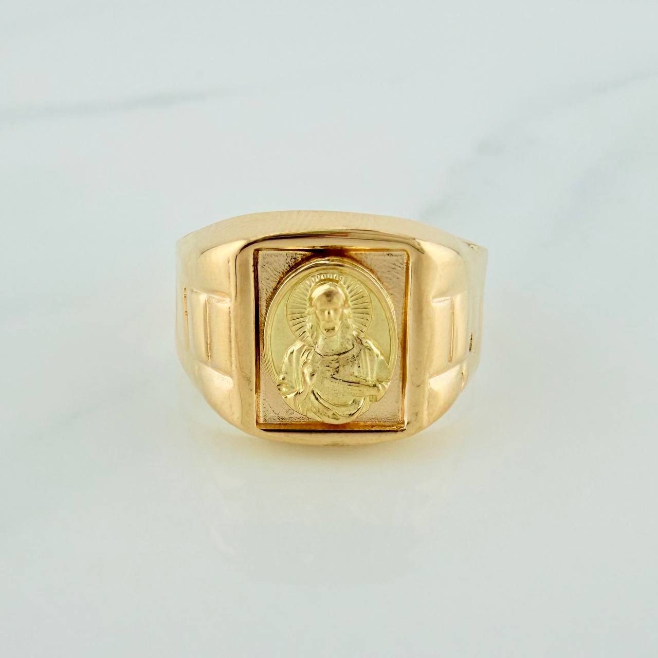 Anillo Sagrado Corazon de Jesus 3.45gr / T8 1/2 / Oro Amarillo 18K