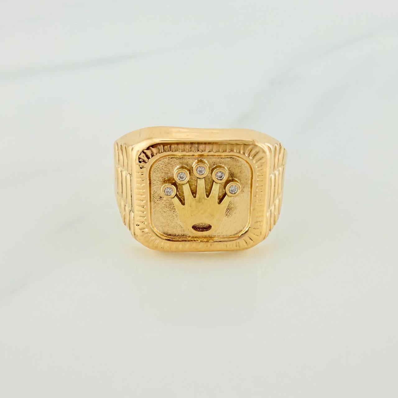 Anillo Sello Corona 3.6gr / T11 1/2 / Oro Amarillo 18K $
