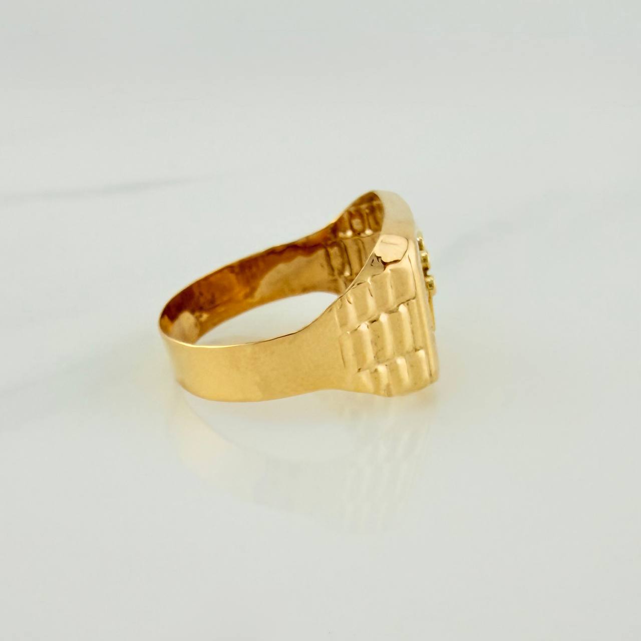 Anillo Sello Corona 3.6gr / T11 1/2 / Oro Amarillo 18K $