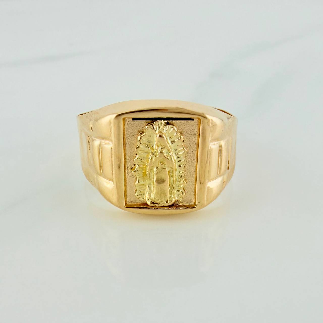 Anillo Virgen de Guadalupe 3.3gr / T10 3/4 / Oro Amarillo 18K $