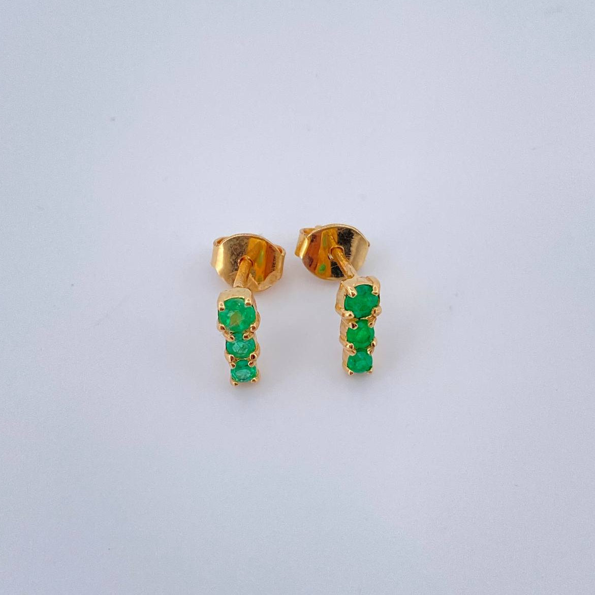 Topos Trio Esmeraldas 1.2gr / 7.4mm Oro Amarillo 18K $