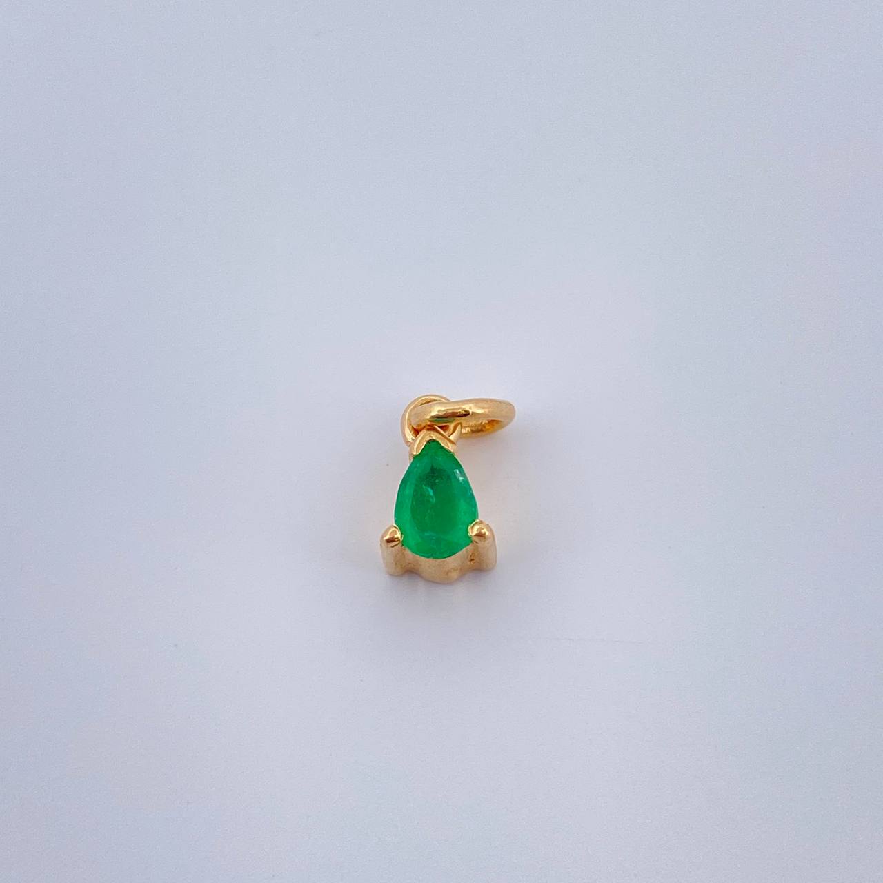 Dije Gota Esmeralda 0.9gr / 1.2cm / Oro Amarillo 18K &