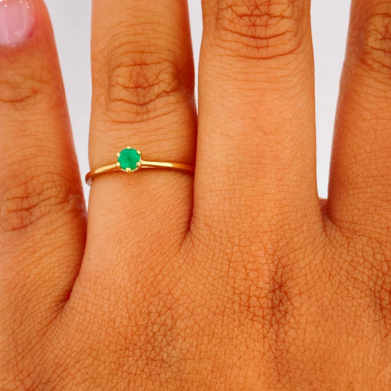 Anillo Solitario Esmeralda 1.25gr / T6 3/4 / Oro Amarillo 18K &