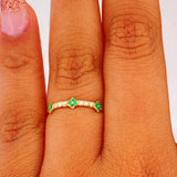 Anillo Flores Mini Esmeralda 0.9gr / T5 1/2 / Oro Amarillo 18K &