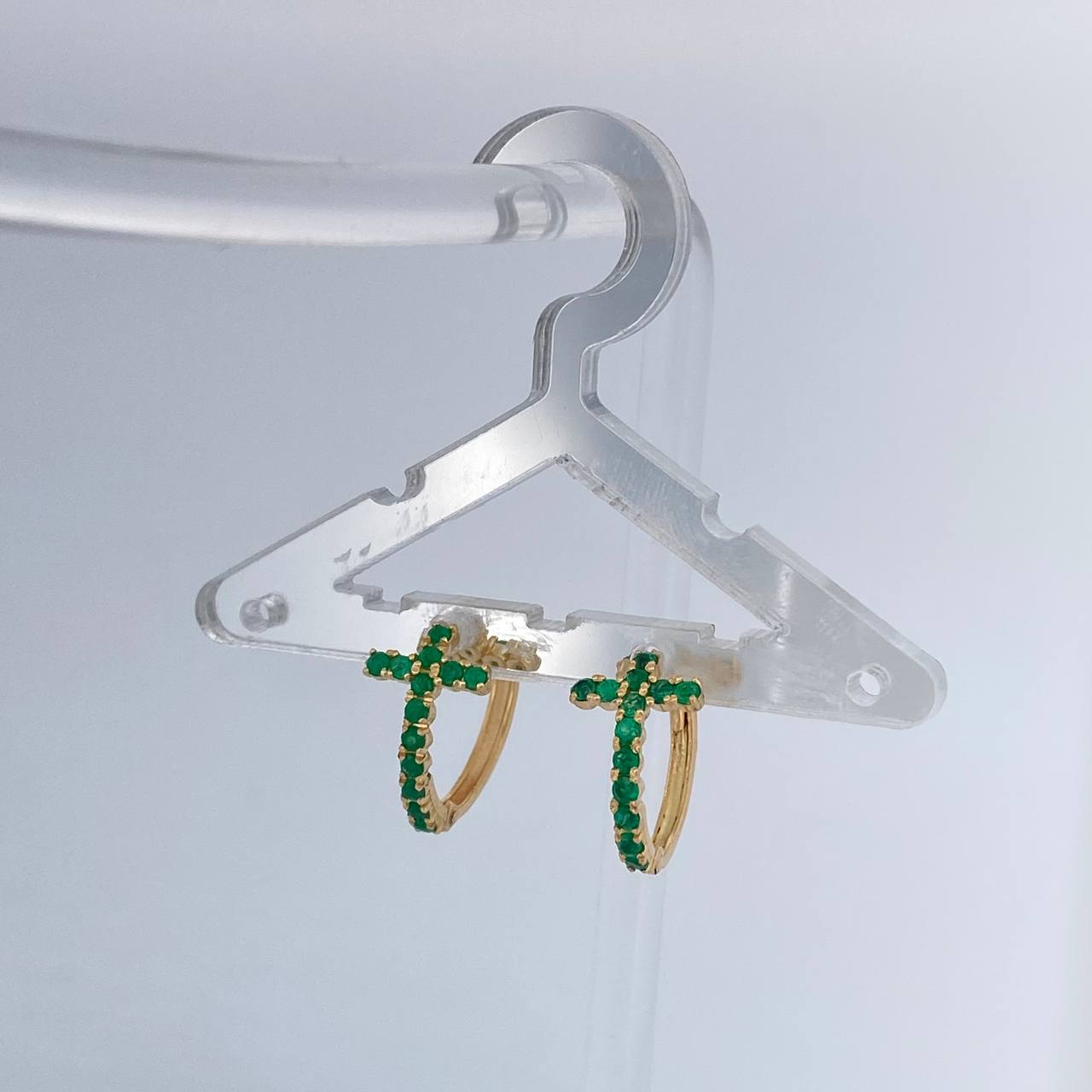 Candongas Cruz Esmeraldas 2.4gr / 1.5cm / Oro Amarillo 18K &