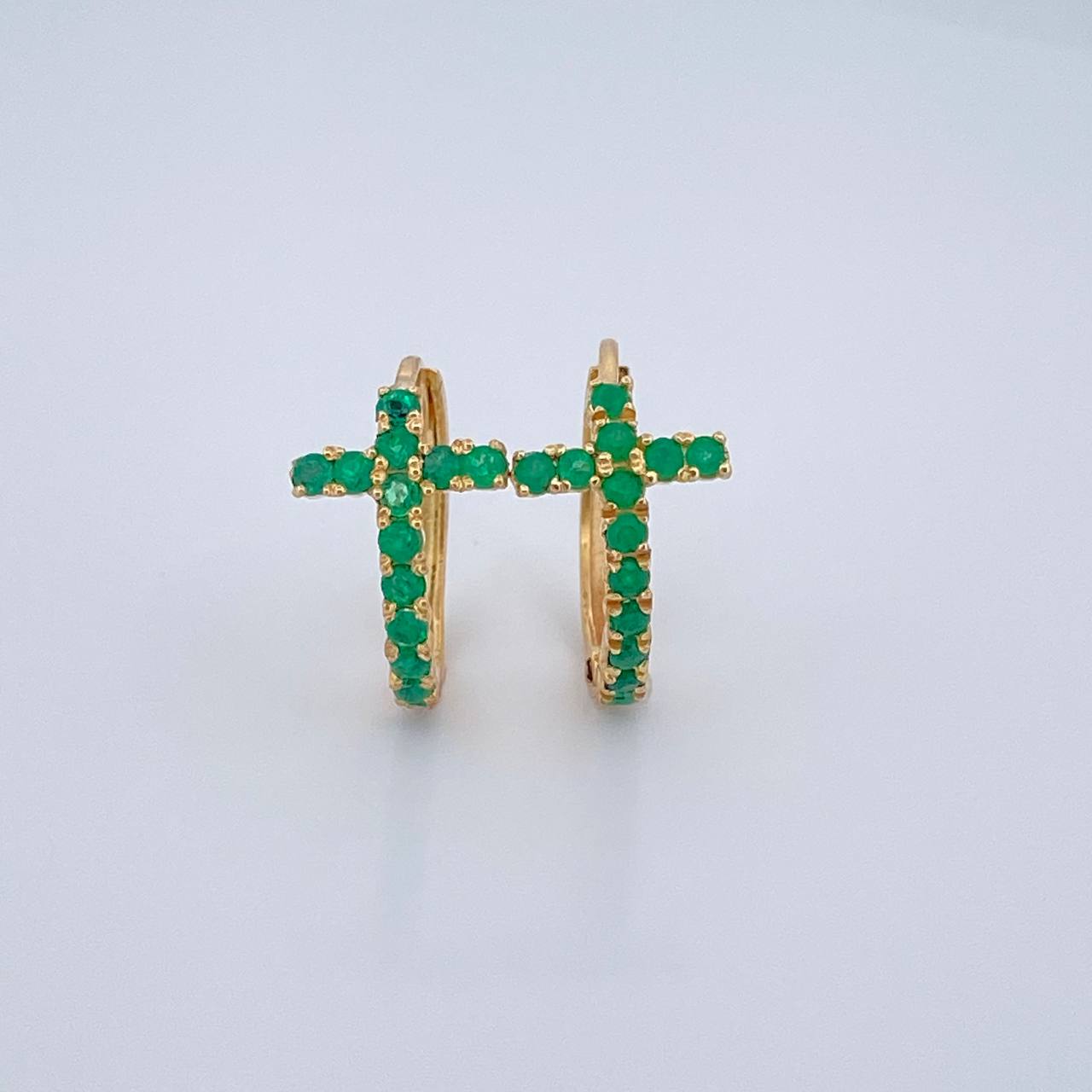 Candongas Cruz Esmeraldas 2.4gr / 1.5cm / Oro Amarillo 18K &