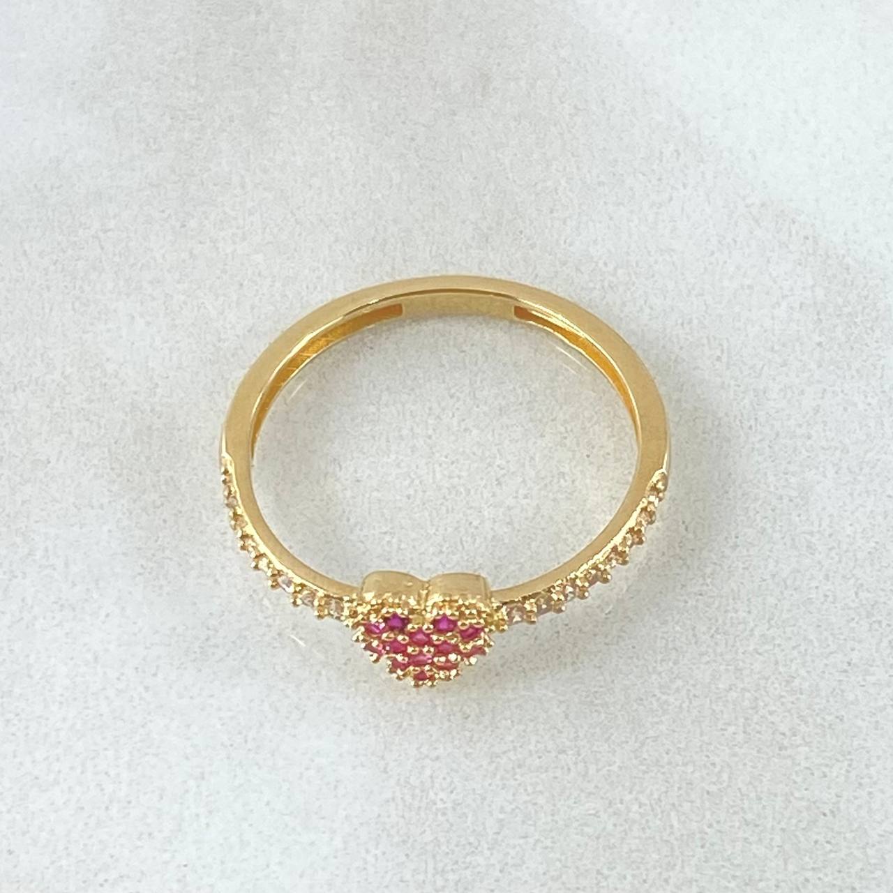 Anillo Churumbela Parcial Corazón Tupido 1.75gr / T6 3/4 / Circones Blancos Fucsias Oro Amarillo 18K