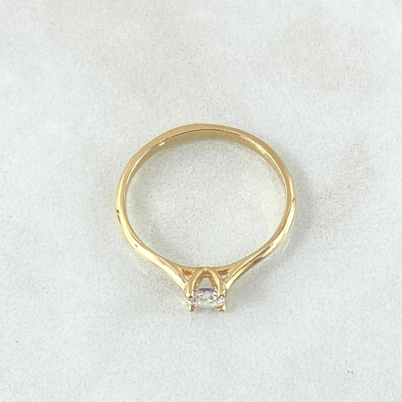 Anillo Solitario 4 Garras 1.75 g / T7 3/4 Oro Amarillo 18K