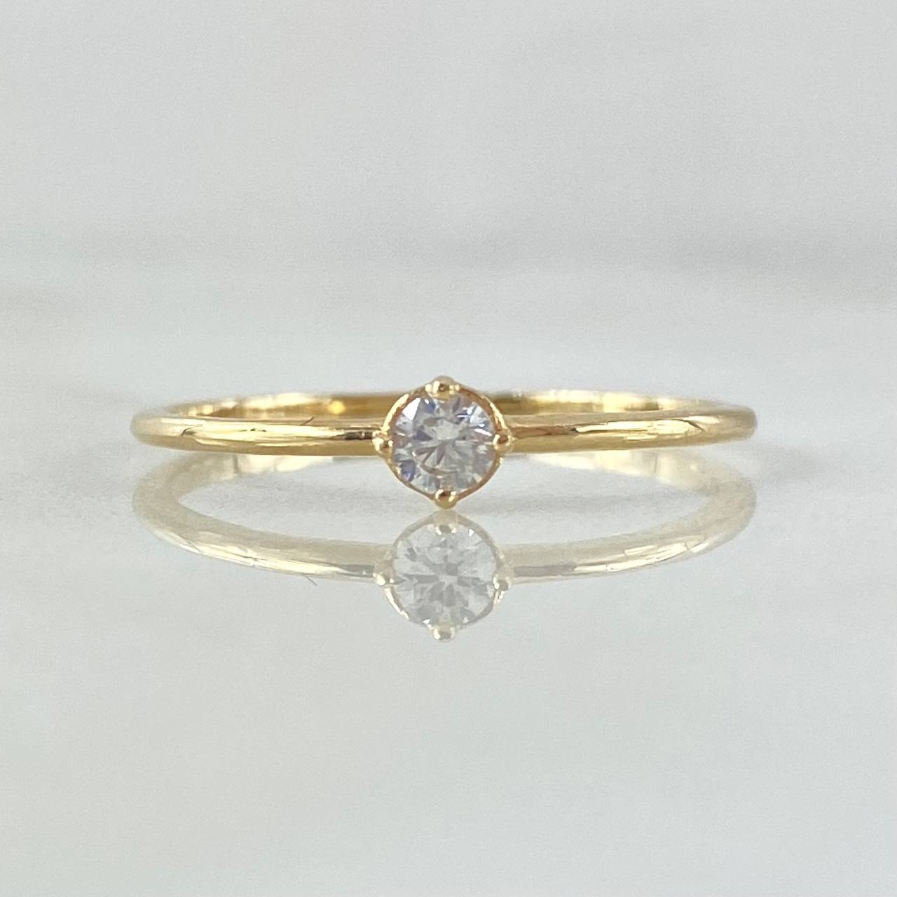 Anillo Solitario Liso 1.2gr / T7 / Circon Blanco Oro Amarillo 18K ©