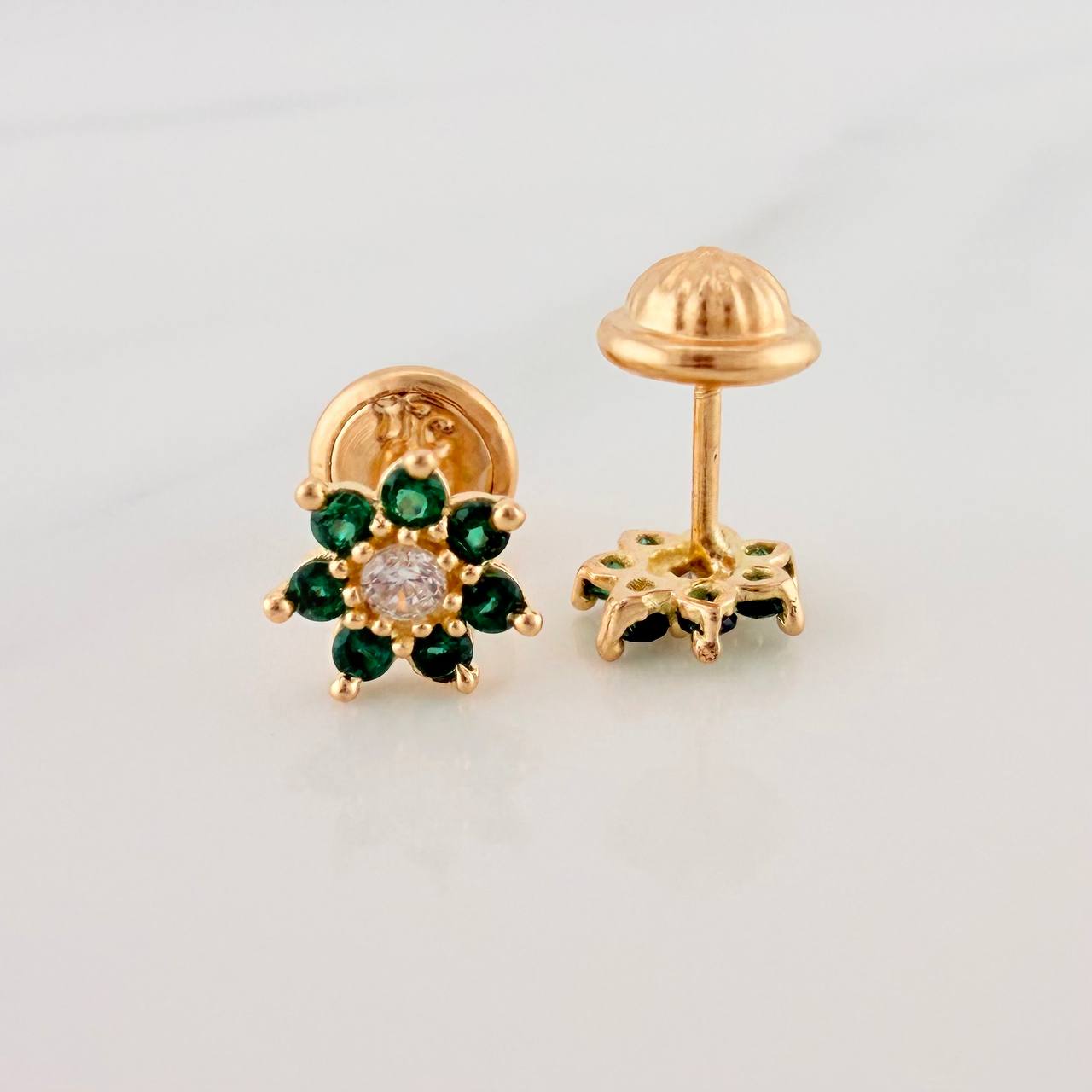 Topos Flor 0.85gr / 4.7mm Oro Amarillo 18K &