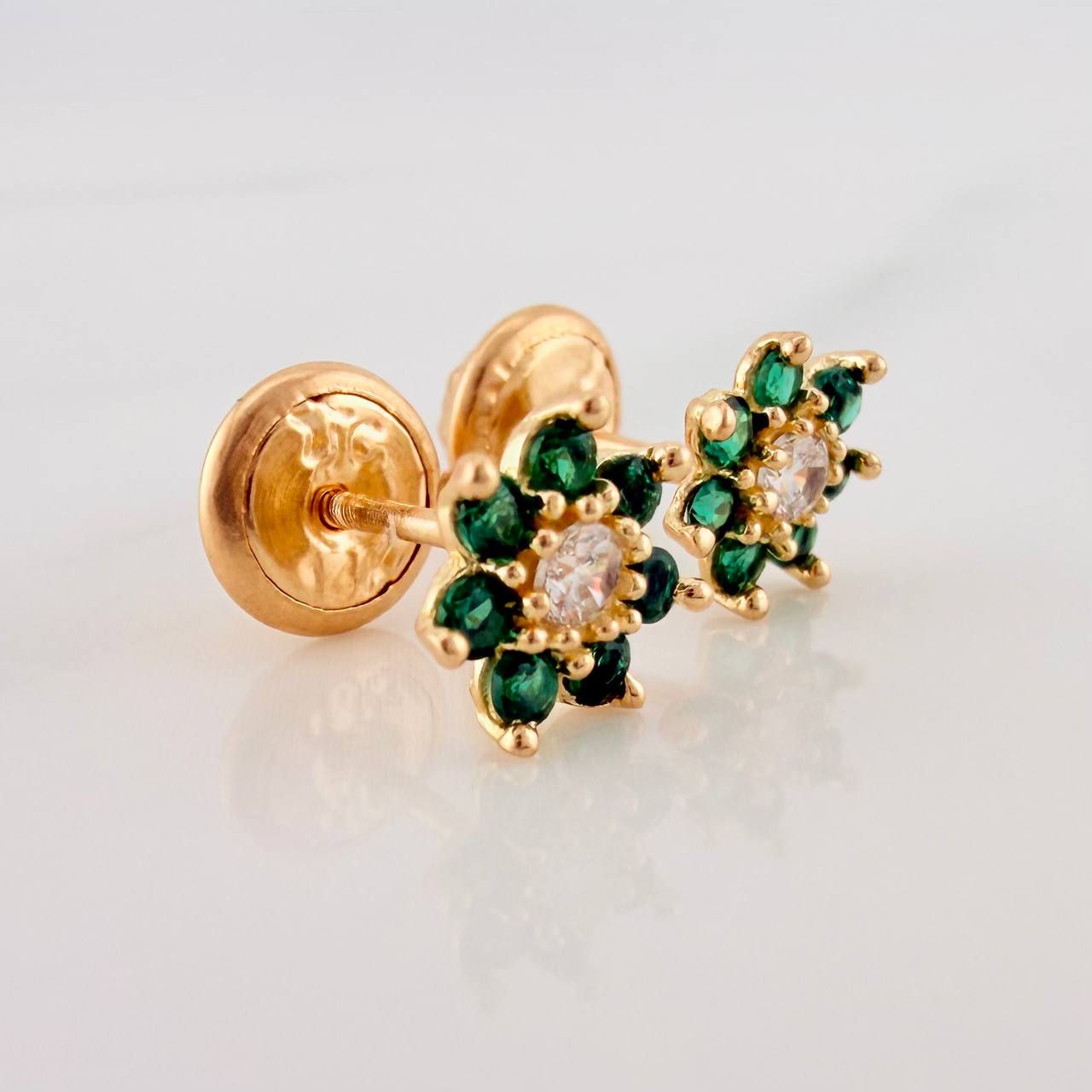 Topos Flor 0.85gr / 4.7mm Oro Amarillo 18K &