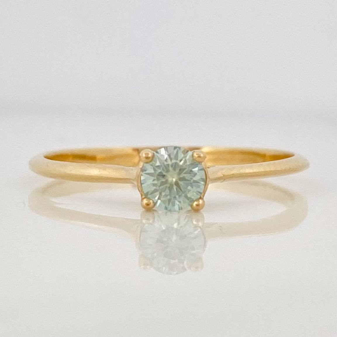Anillo Solitario Moisanitas 0.20 pts 1.4g / T7 1/2 Oro Amarillo 18K