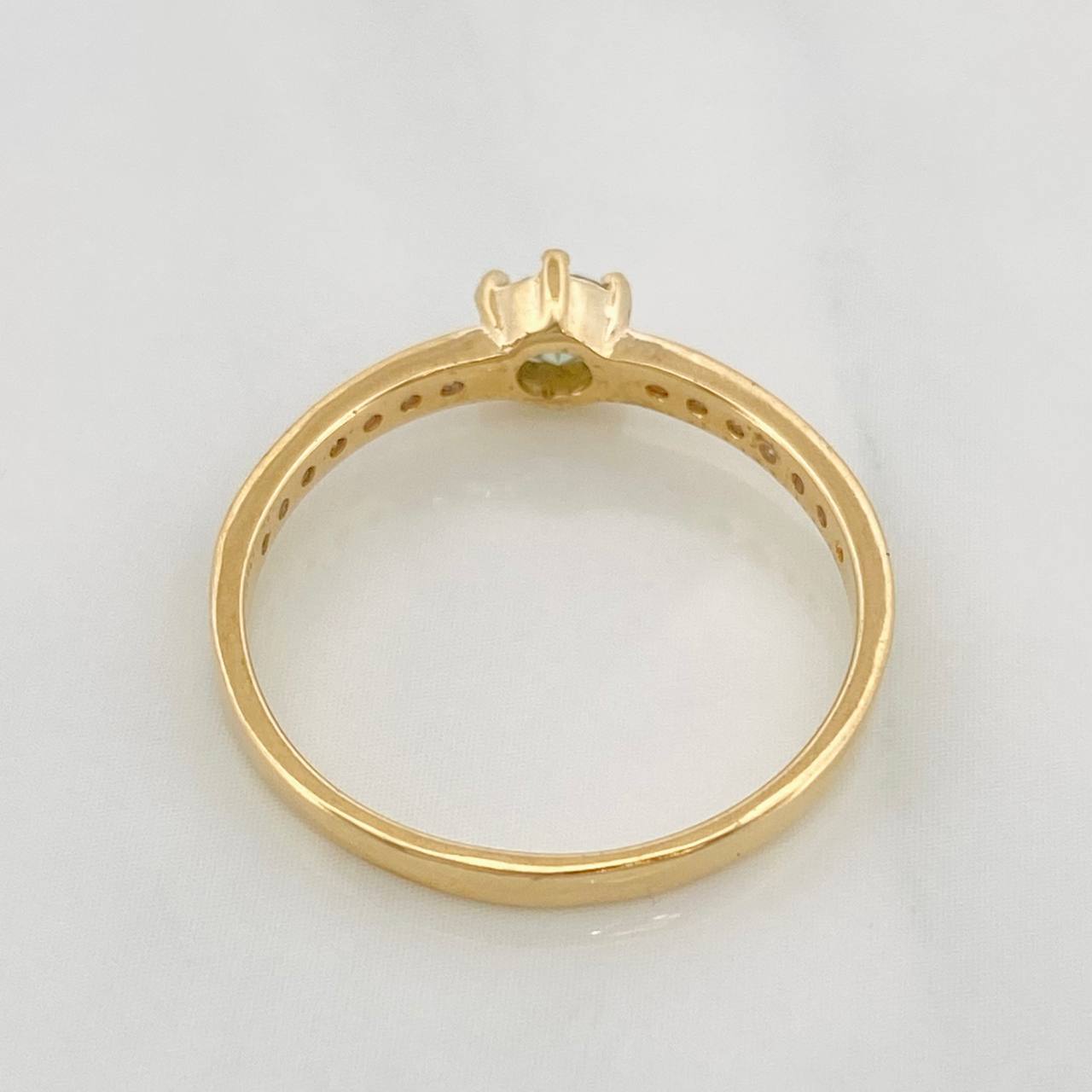 Anillo Solitario Churumbela Moisanitas 0.34 pts 1.8g / T7 Oro Amarillo 18K