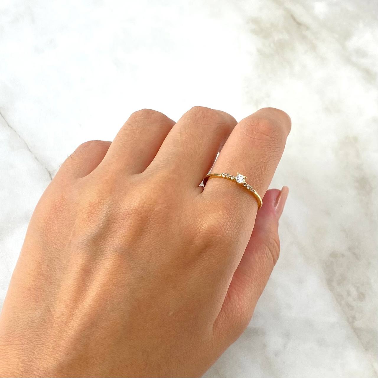 Anillo Solitario Circulos 1gr / T5 / Circones Blancos Oro Amarillo
