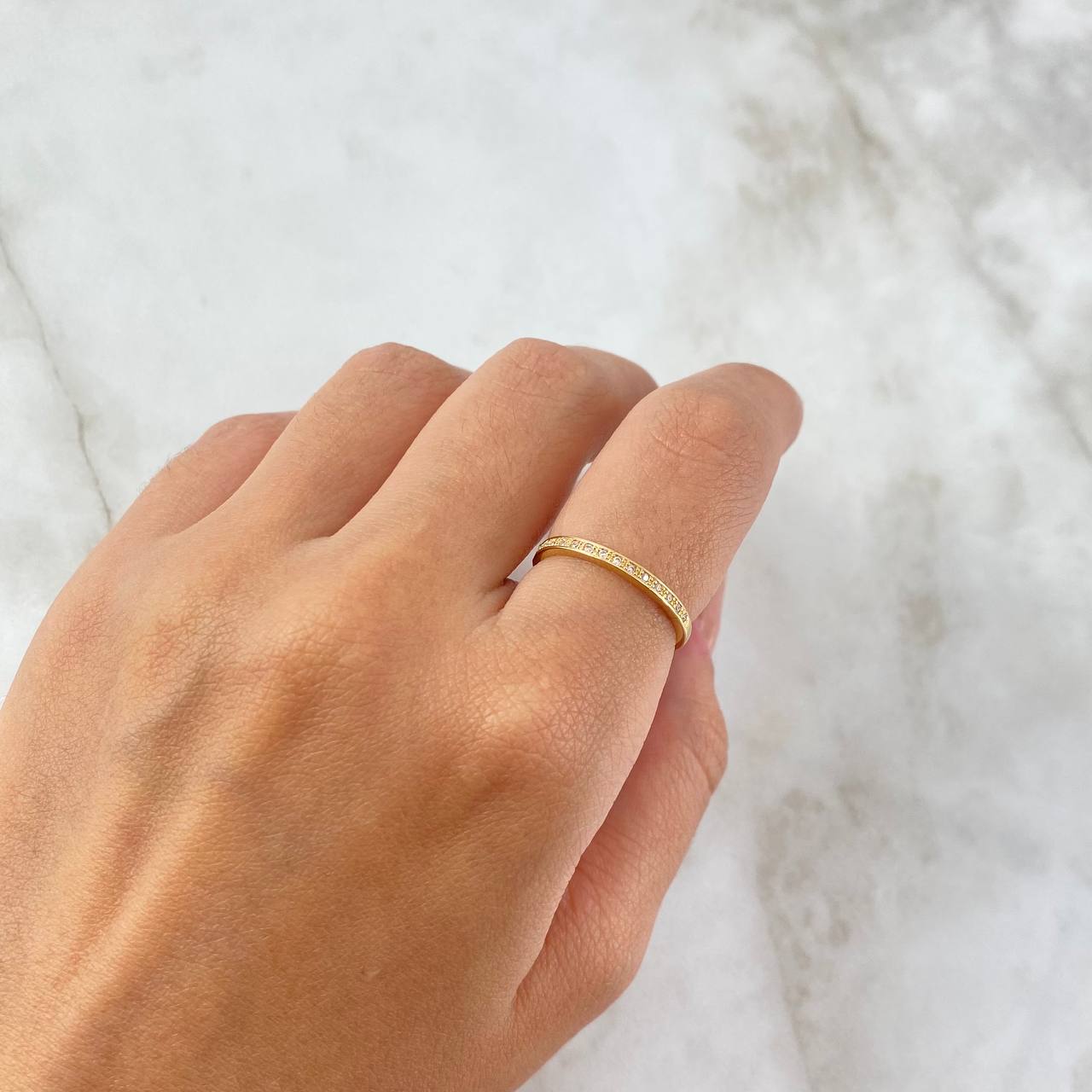 Anillo Rustico Carril 1.45gr / T7 / Circones Blancos Oro Amarillo