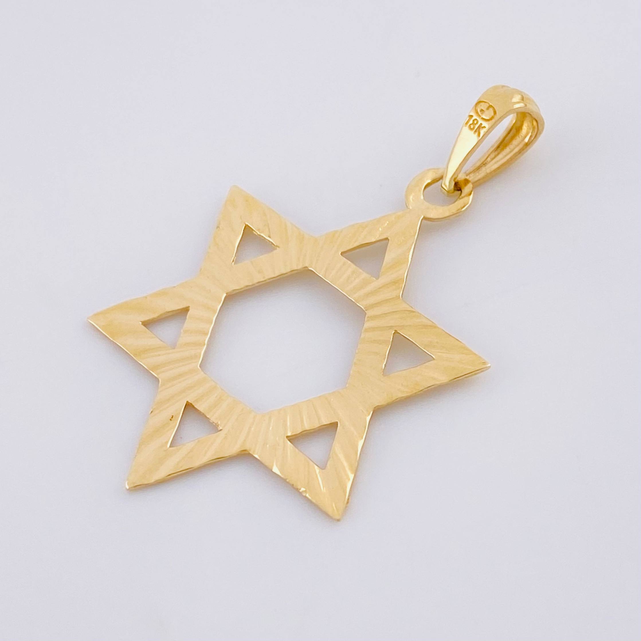 Dije Estrella de David 1.9g / 3.8cm Oro Amarillo 18K