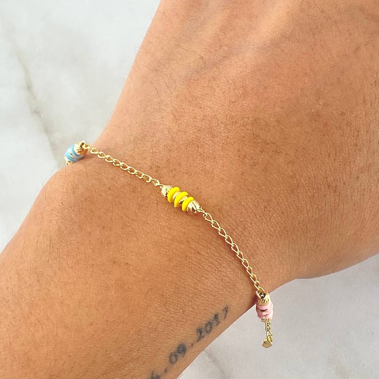 Pulso Espiga Bolas Emuladoras 2.4gr / 18cm / 3mm Diamantadas Cauchos Colores Oro Amarillo 18K *