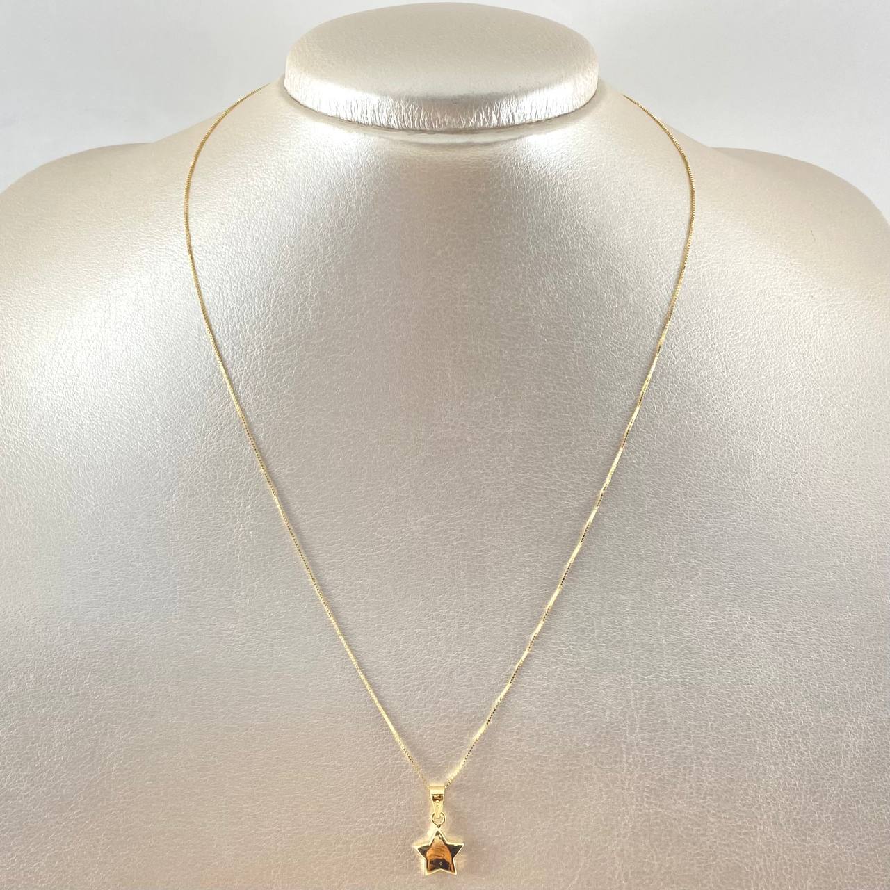 Set Cadena Veneciana 1gr / 45cm / 0.6mm + Dije Estrella Lisa 0.45gr / 1.6cm / 1.45gr Oro 18K (Oferta) *