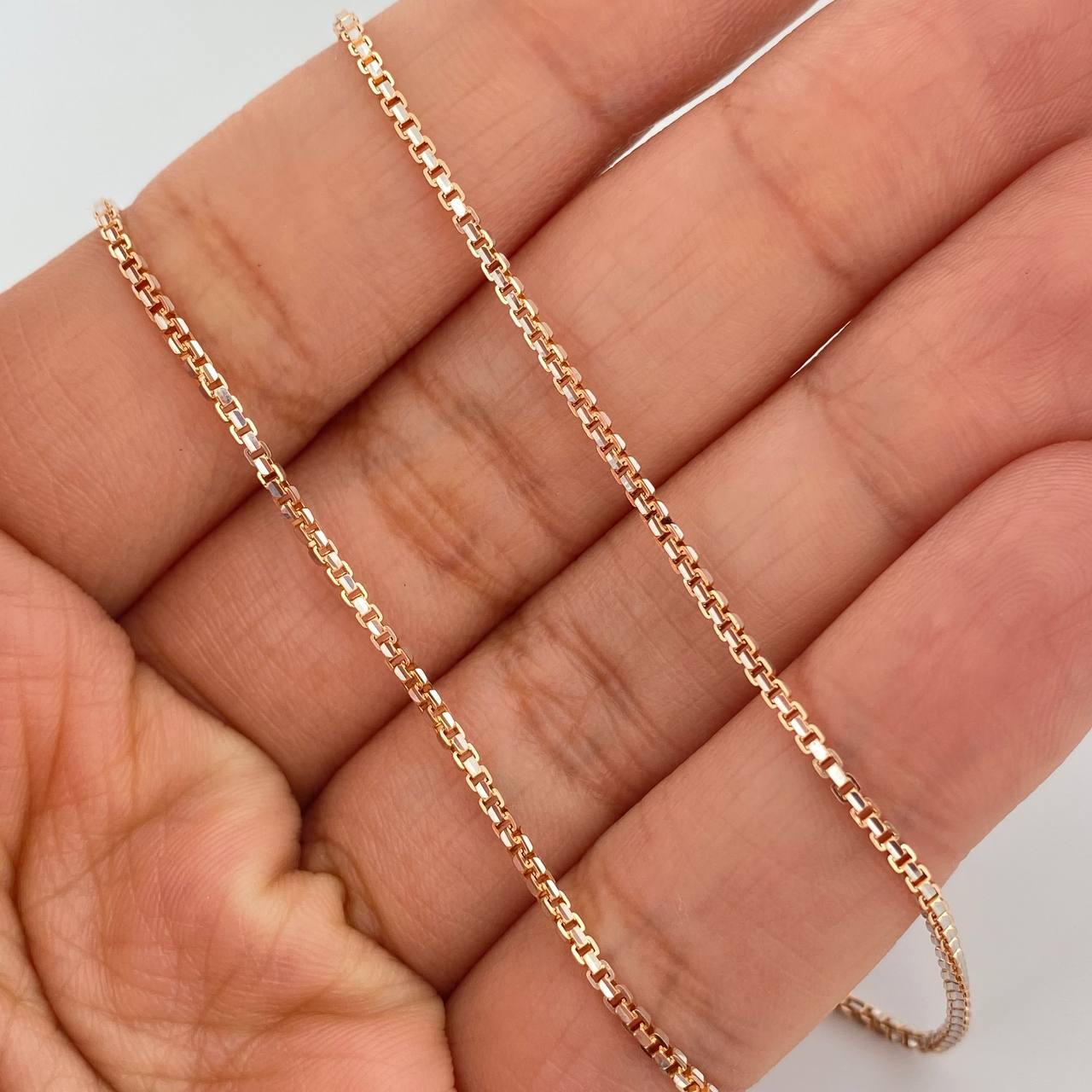 Cadena Veneciana 8.95gr / 70.5cm / 1.58mm Dos Oros Blanco Rosa +3 18K %